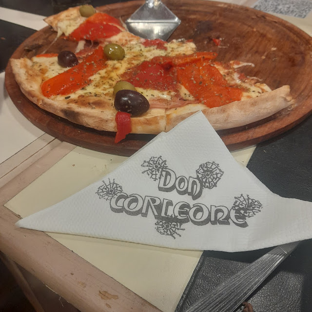 Pizza Grande de Jamón Y Morrones