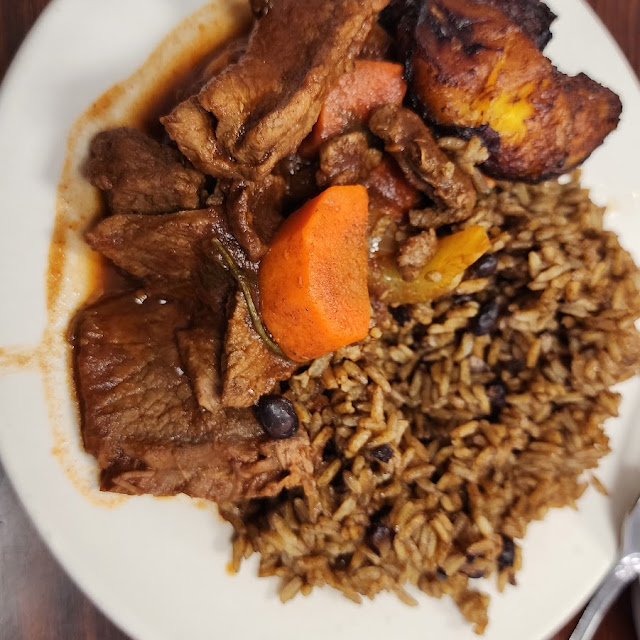 Ravo Arroz Habichuelas Oxtail Rice Beans