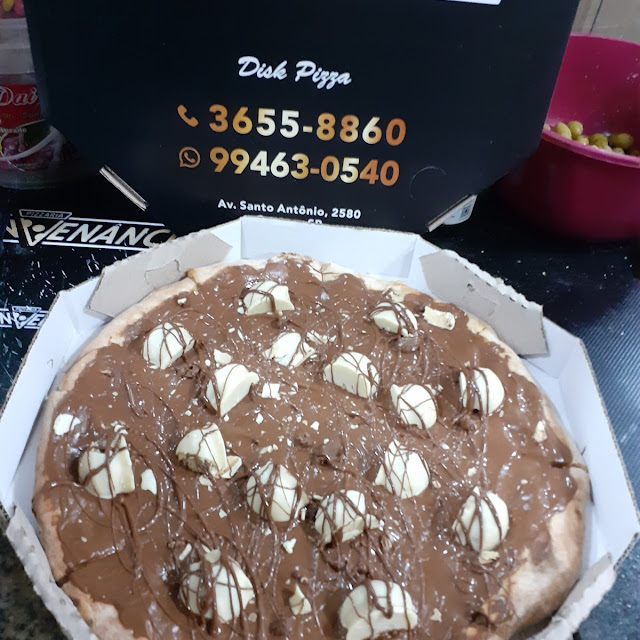 Pizza de Bombom Ouro Branco Com Chocolate ao Leite