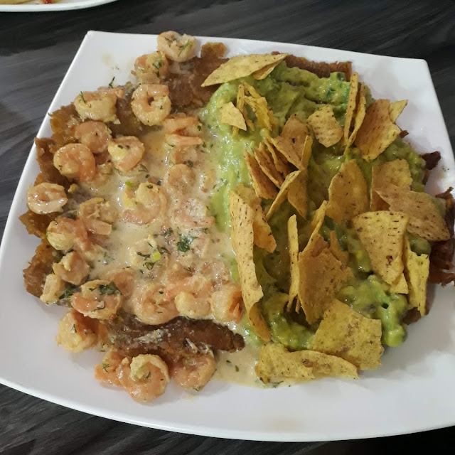 Patacon Con Camarones Al Ajillo