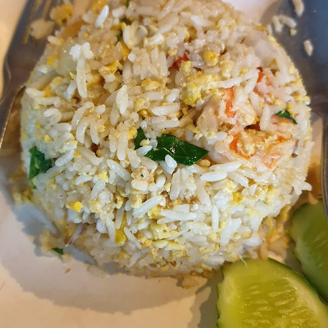 Chicken Fried Rice with an Omelet