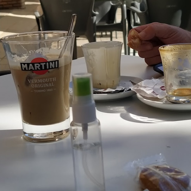 Cafés Con Galletas