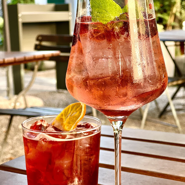 Viola Spritz