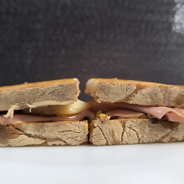 Sandwich de Jamón Y Queso