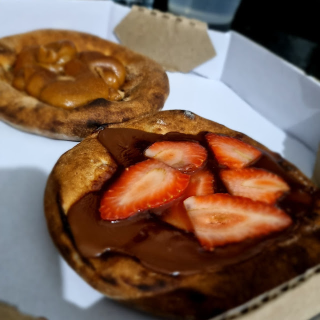 Esfiha de Morango Com Chocolate