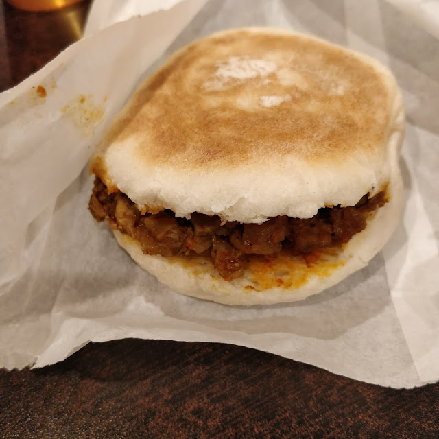 stewed pork burger 卤肉肉夹馍