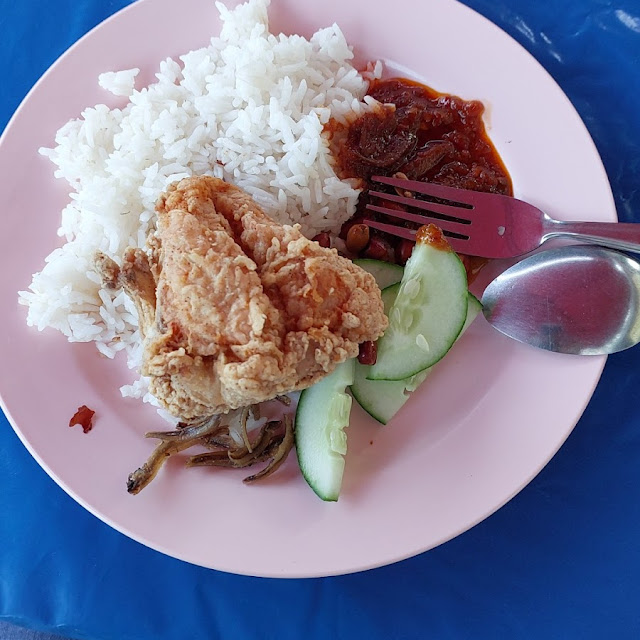 Nasi Lemak Ayam Goreng