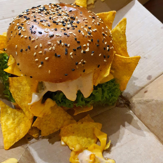 Avocado Guacamole Special Burger Menü