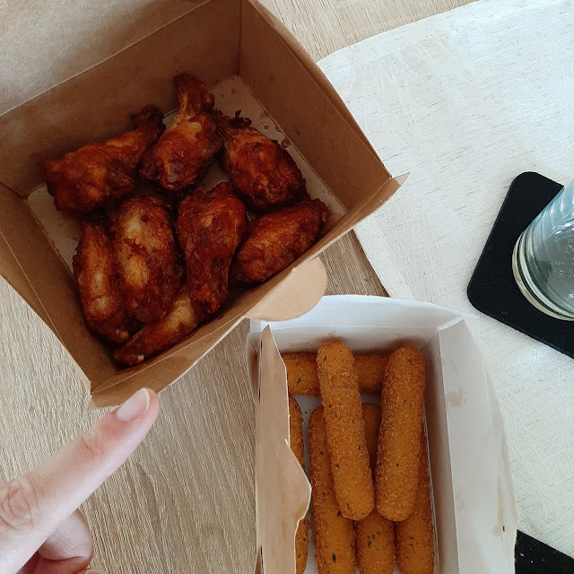 Chicken Wings & Mozzarella Sticks