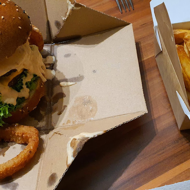 Obama Burger Menü Mit Pommes