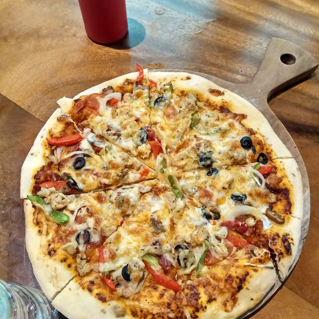 Pizza Eat and Meet