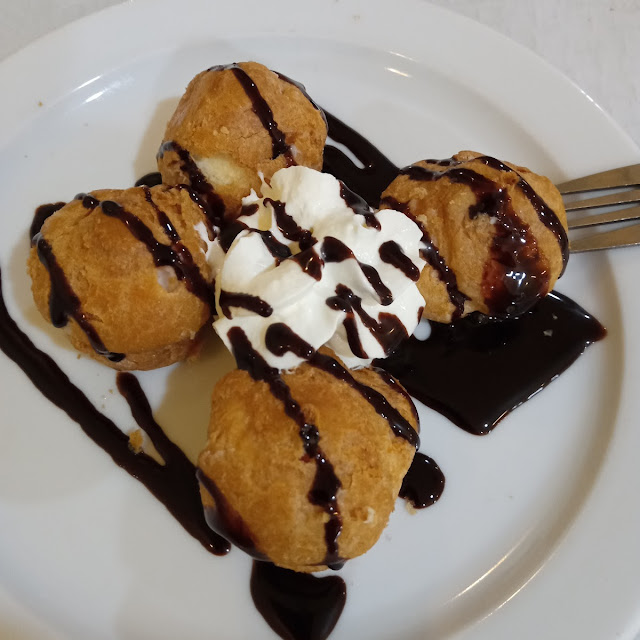 Profiteroles