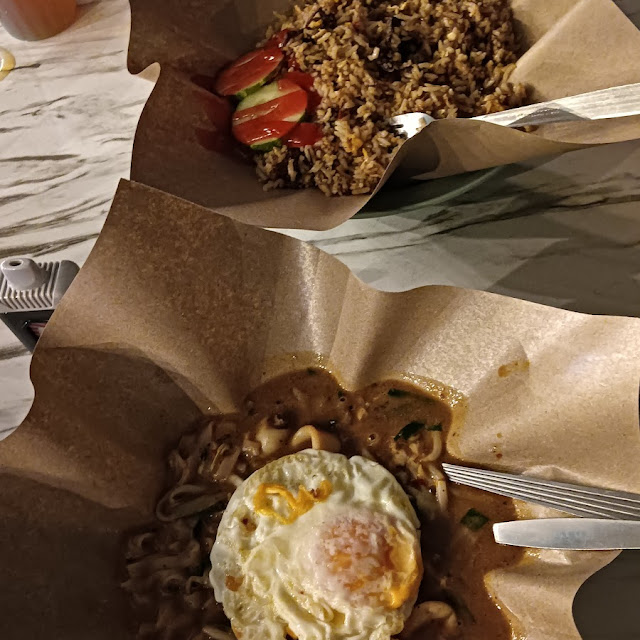 Nasi Goreng Daging & Char Kuey Teow Sotong