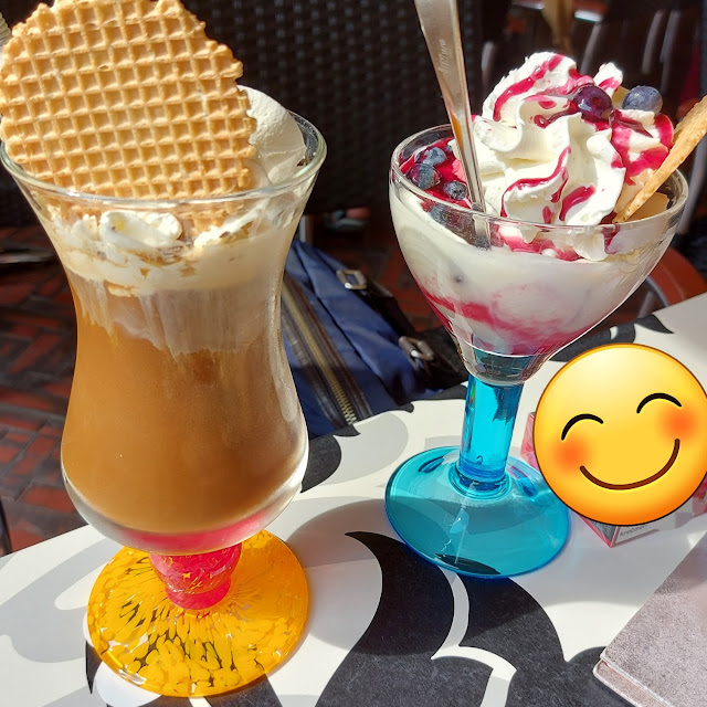 Eiskaffee Und Yogurth Eisbecher