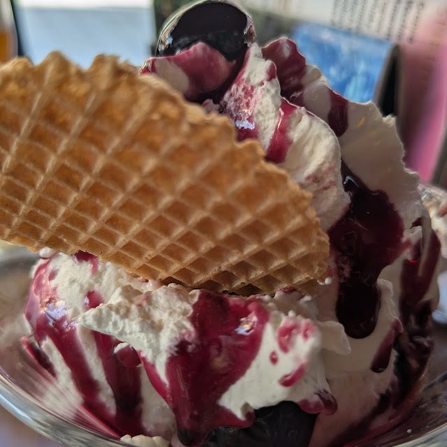 Eisbecher Amarena