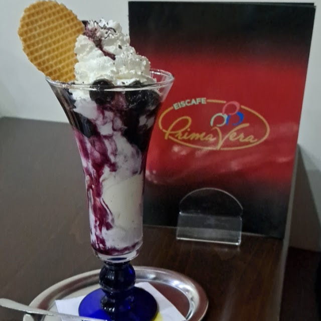 Amarena Becher
