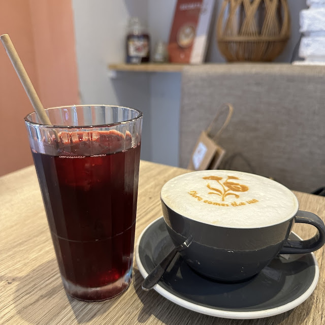 Capuccino Et Thé Glacé
