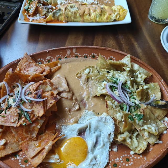 Chilaquiles Verdes Con Huevo Estrellado