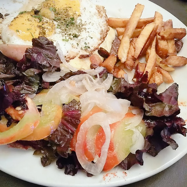 Chivito Uruguayo