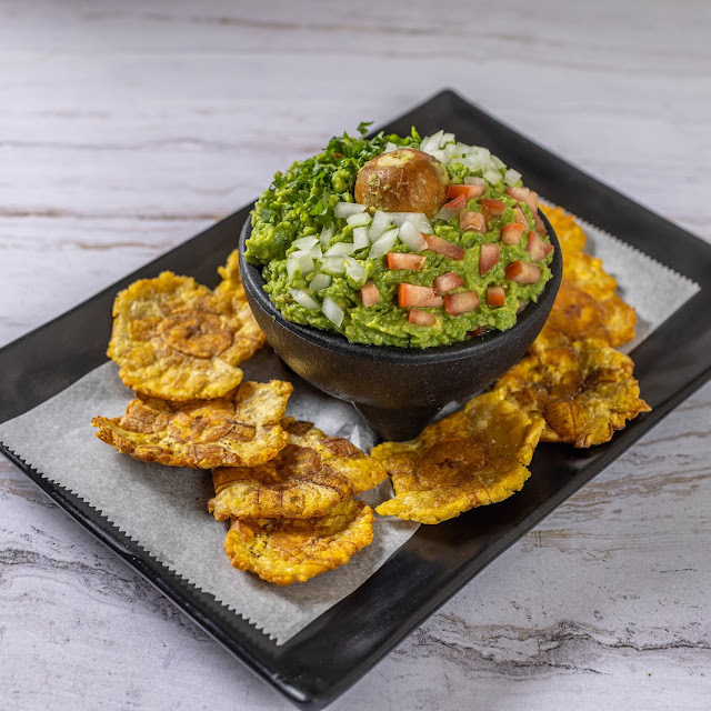Tostones Con Guacamole Especial