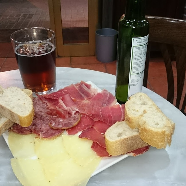 Tapas de Jamón Queso Y Papas