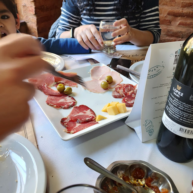 Picada de Campo Y Empanadas