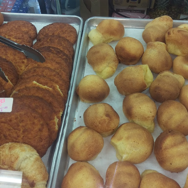 Buñuelos Arepas De Chocolo Croissants Pandebono Pan De Queso