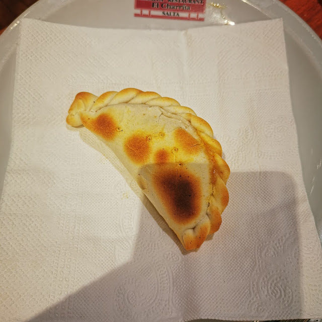 Empanadas Salteñas Y Tamal