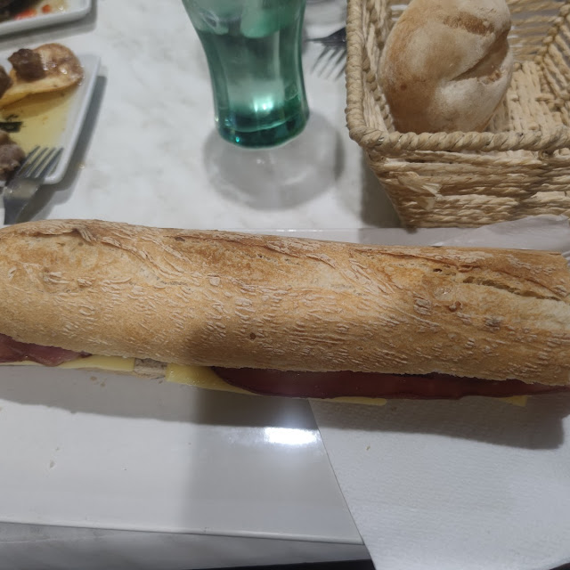 Bocadillo de Chorizo Asado
