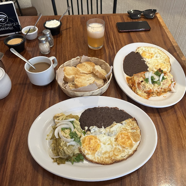 Sección Desayunos Y Comida
