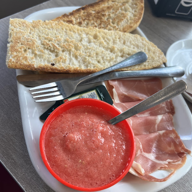 Tostadas Con Tomate Y Jamón Serrano