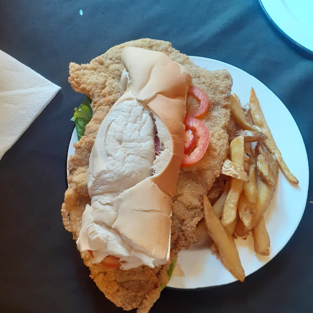 Sanguche de Milanesa Con Fritas Gaseosa