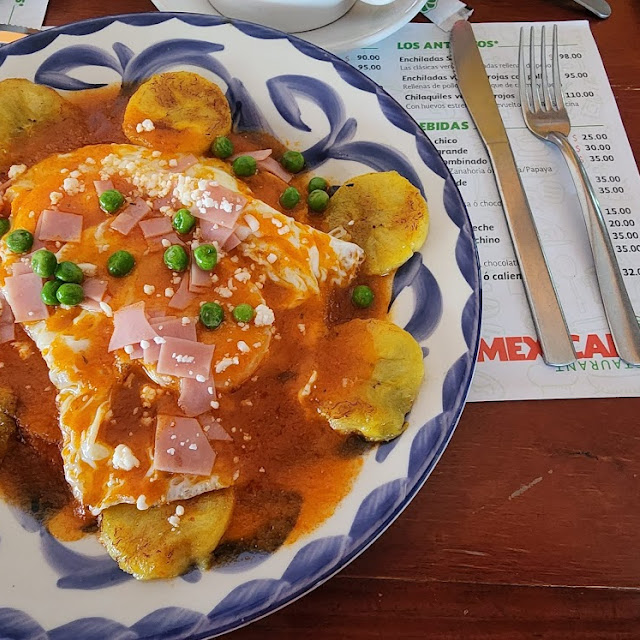 Huevos Motuleños