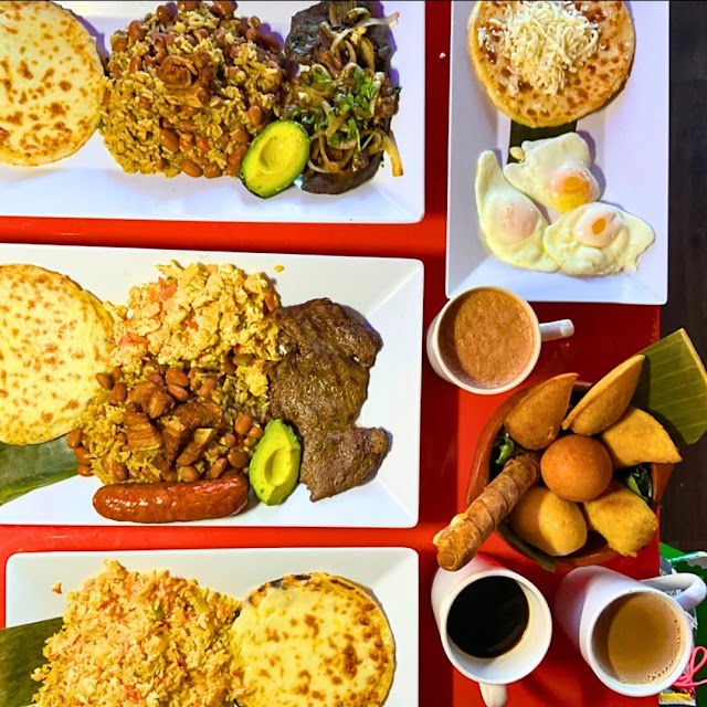 Calentado Montañero Con Res Pollo O Cerdo Y Huevo Warm Oven Breakfast Steak & Egg