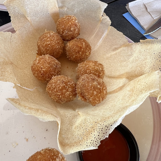 Bravas