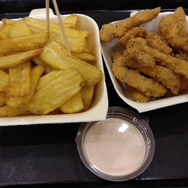 Patatas Bravas Y Pollo Cajún
