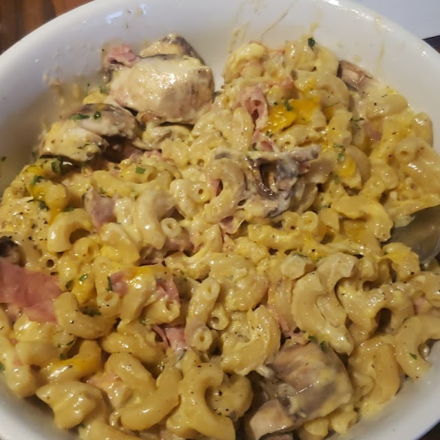 Mac and Cheese with Prosciutto and Mushrooms
