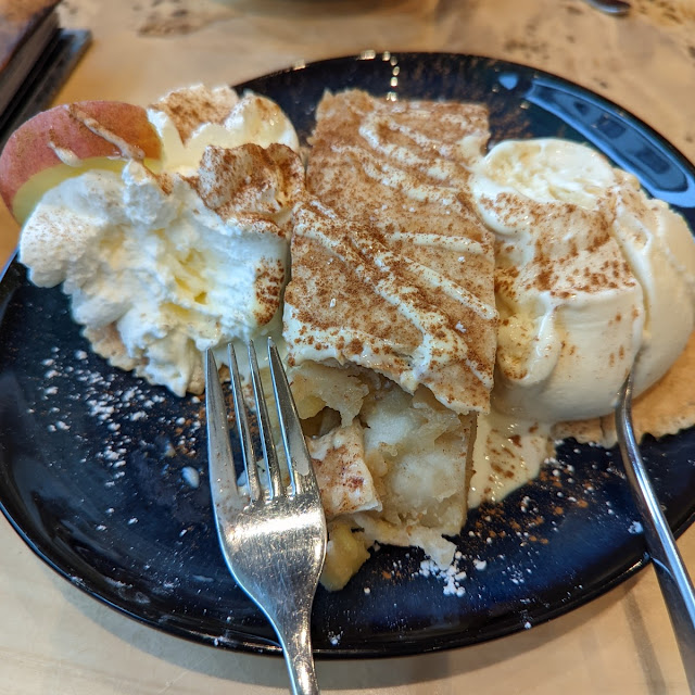 Crêpes with Ice Cream