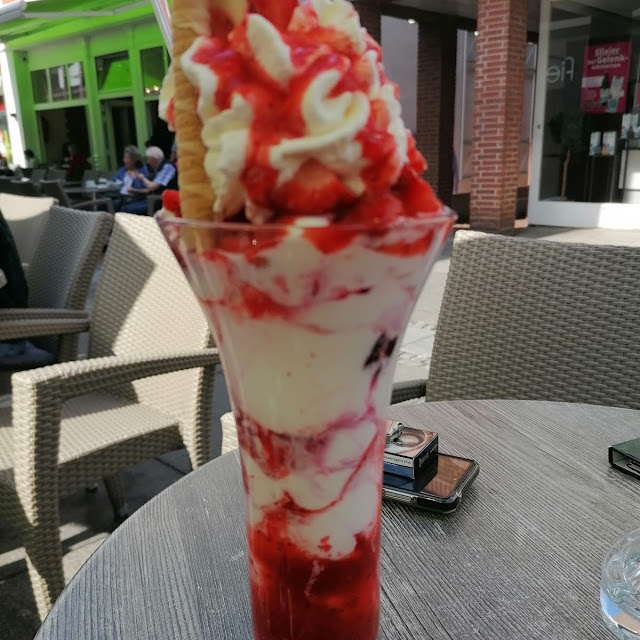 Erdbeer Joghurt Becher