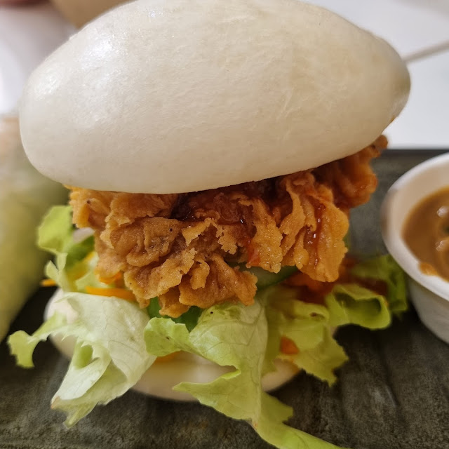 Chicken Bao Bun