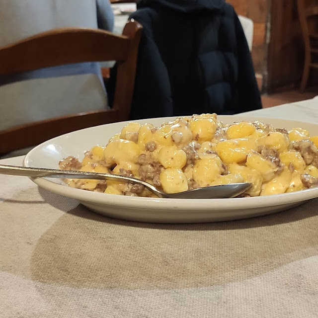 Gnocchi Fonduta Di Grana E Salsiccia