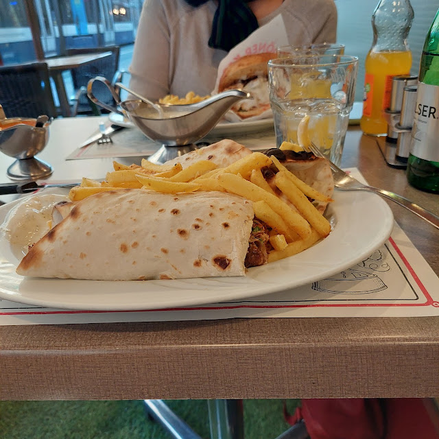 Mixed Kebab Sur Assiette Falafel