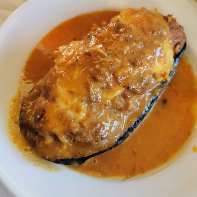 Chicken Breast in Pepper Sauce
