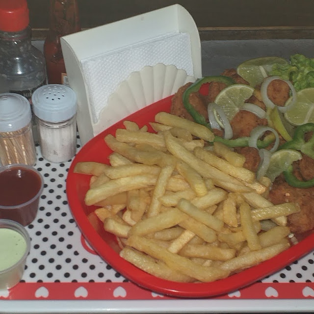 Pescoçinho de Tilapia E Fritas