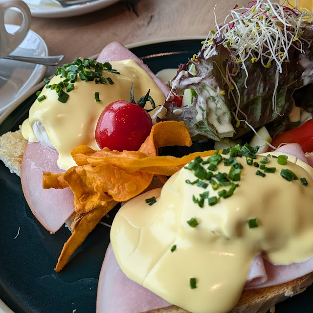 Egg Benedict