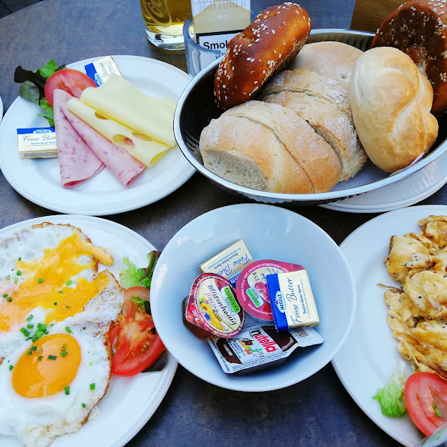 Nürnberger Und Italienisches Frühstück