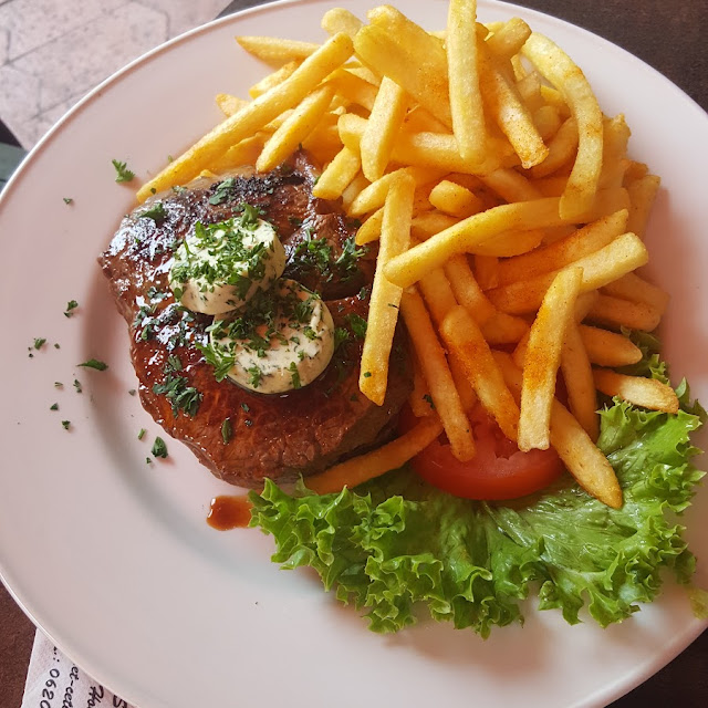 Rindersteak Sehr Tolles Medium Gebratenes Rindersteak Sehr Zu Empfehlen