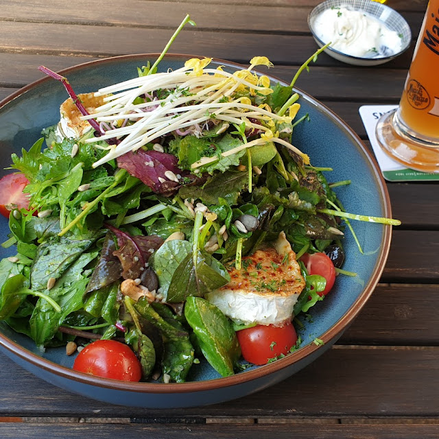 Salad with Caramelized Goat Cheese