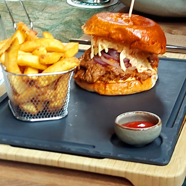 Pulled Pork Burger