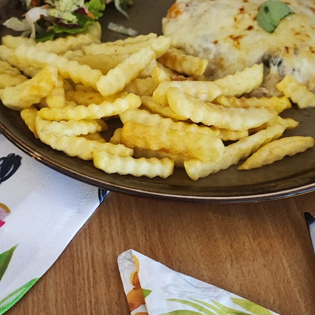 Pommes Schnitzel